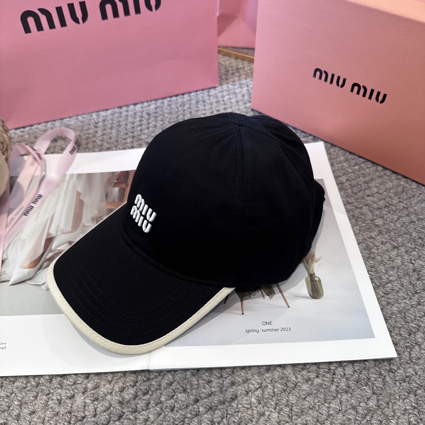   谬谬miumiu 原单 新款棒球帽，正品开模订制，原版做工细致质量超赞！6色