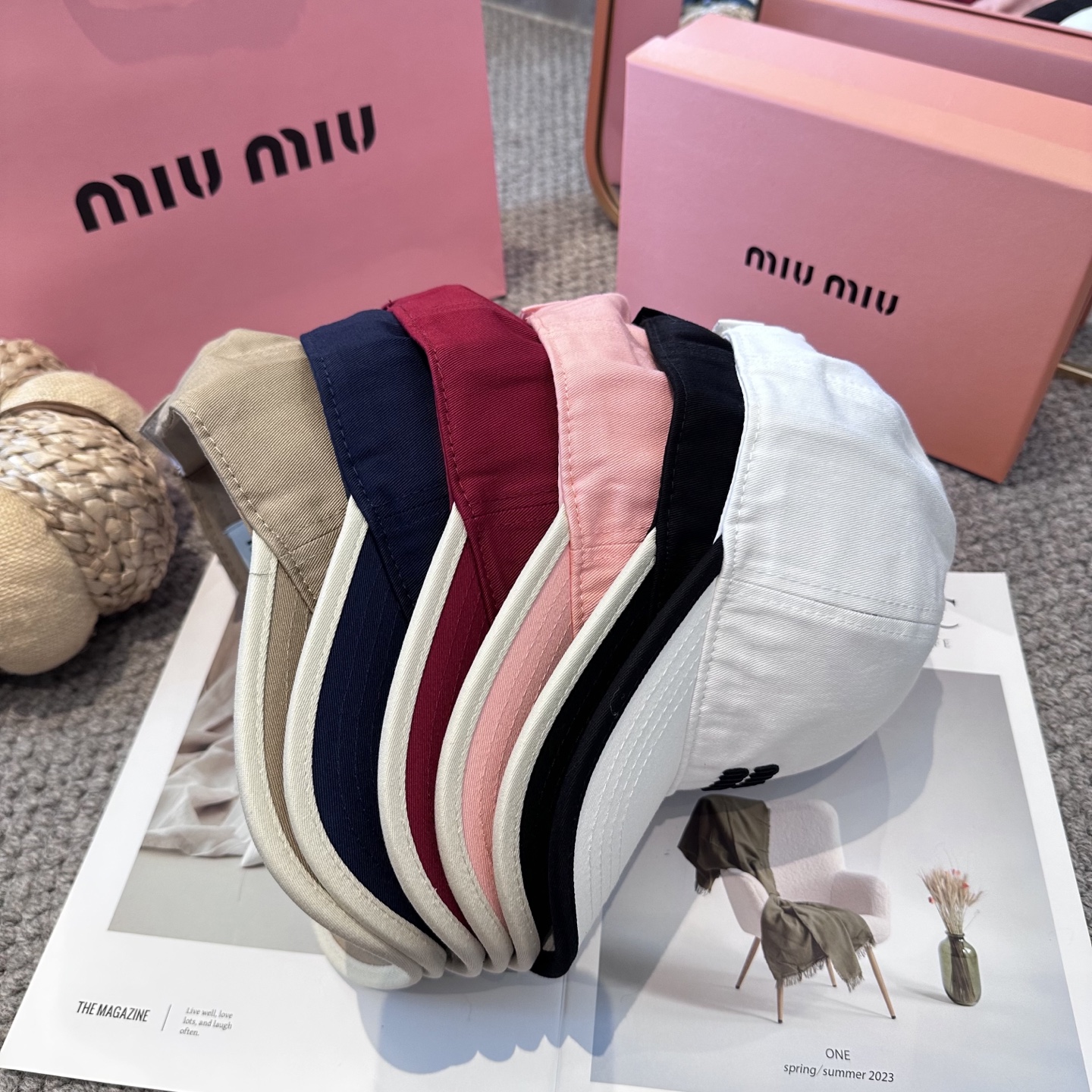   谬谬miumiu 原单 新款棒球帽，正品开模订制，原版做工细致质量超赞！6色