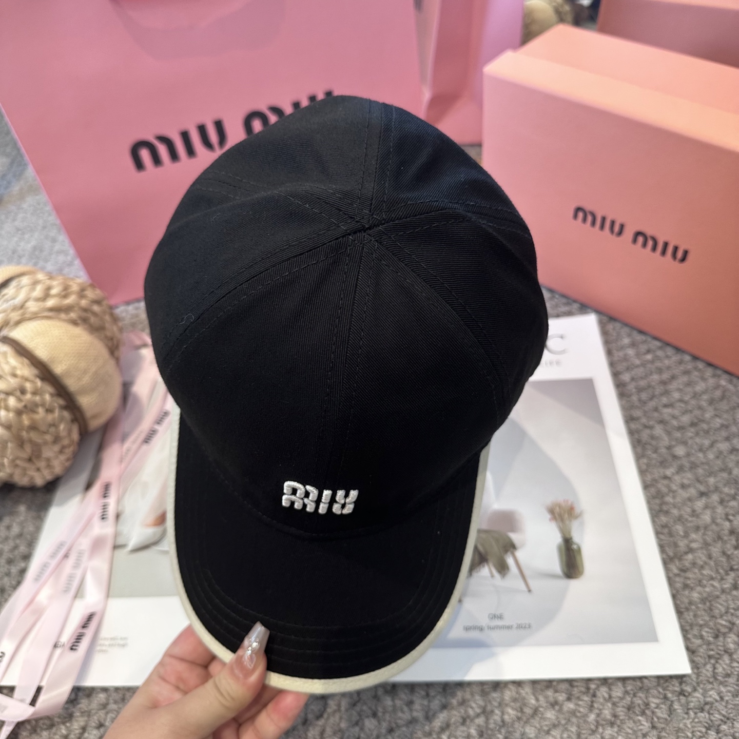   谬谬miumiu 原单 新款棒球帽，正品开模订制，原版做工细致质量超赞！6色