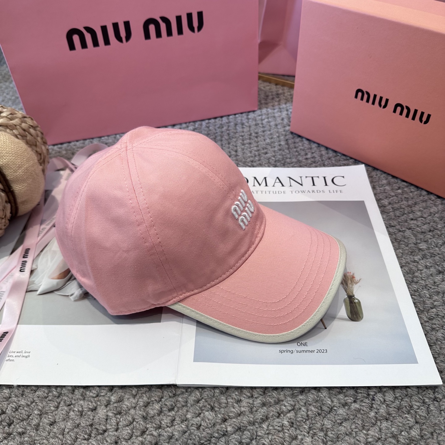   谬谬miumiu 原单 新款棒球帽，正品开模订制，原版做工细致质量超赞！6色