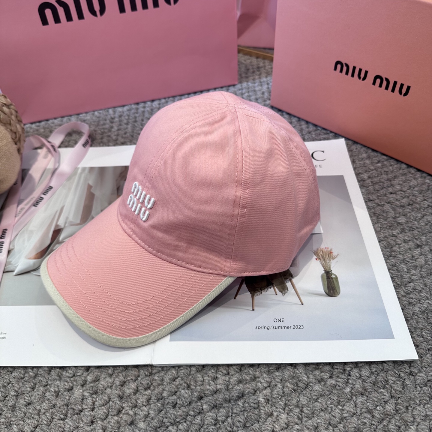   谬谬miumiu 原单 新款棒球帽，正品开模订制，原版做工细致质量超赞！6色