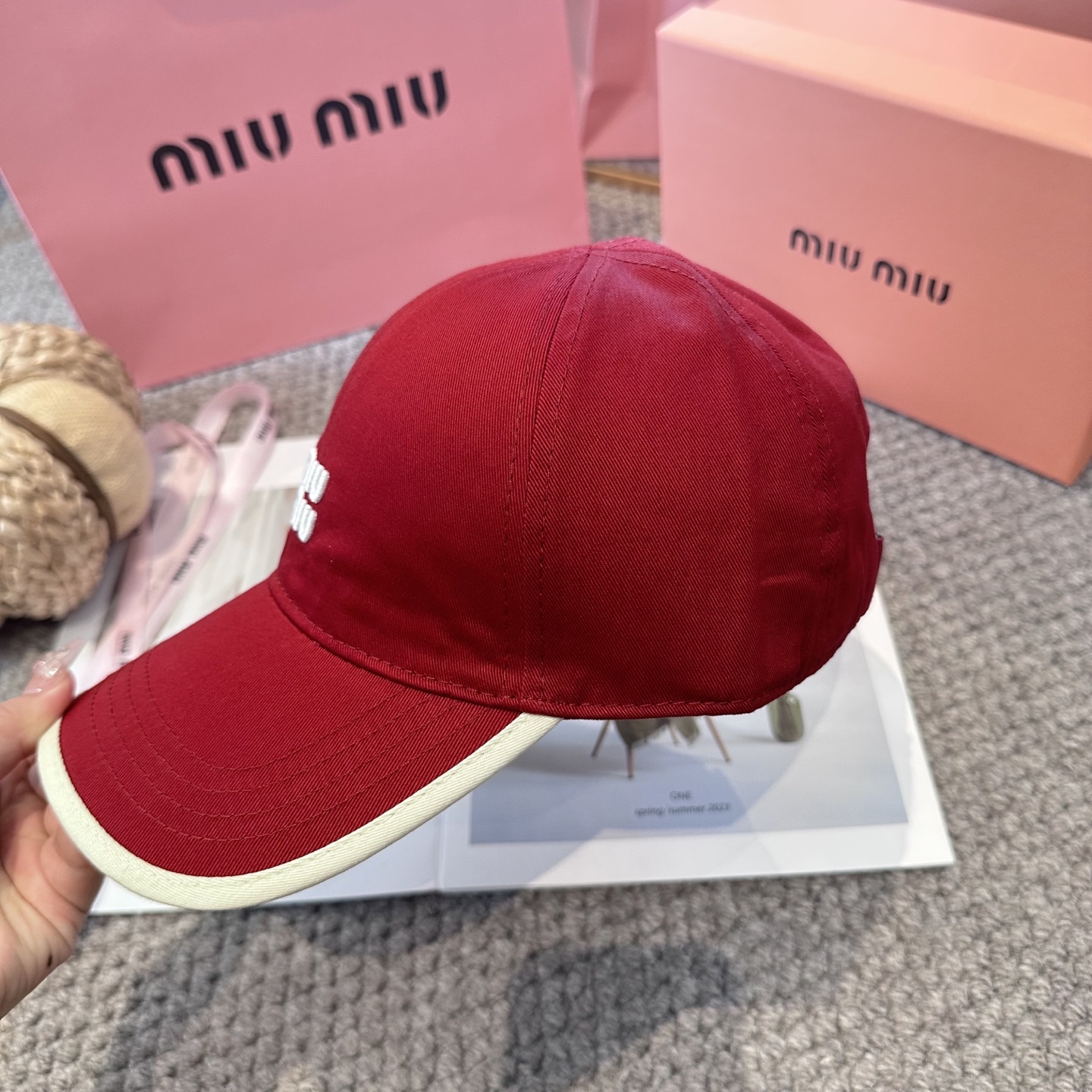   谬谬miumiu 原单 新款棒球帽，正品开模订制，原版做工细致质量超赞！6色