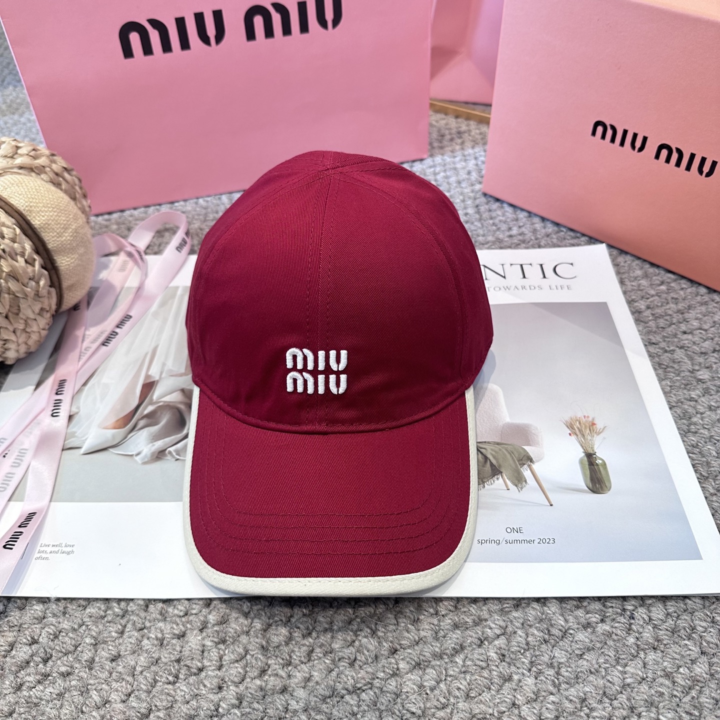   谬谬miumiu 原单 新款棒球帽，正品开模订制，原版做工细致质量超赞！6色