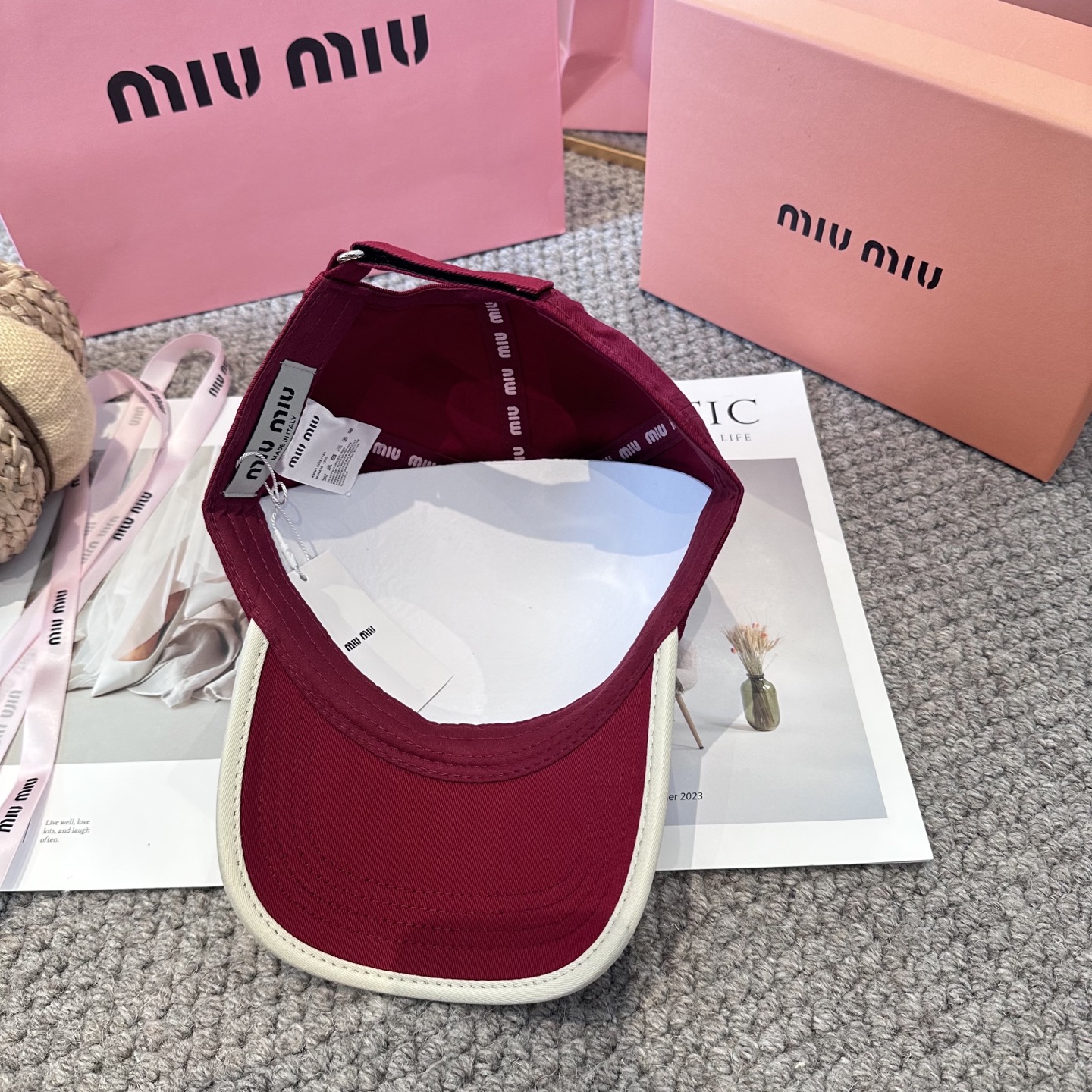   谬谬miumiu 原单 新款棒球帽，正品开模订制，原版做工细致质量超赞！6色