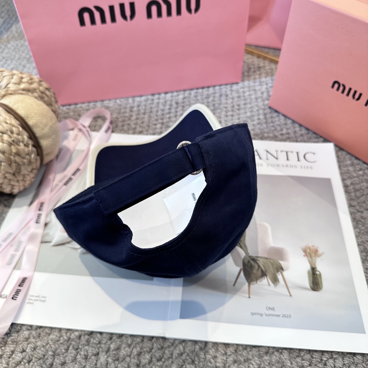   谬谬miumiu 原单 新款棒球帽，正品开模订制，原版做工细致质量超赞！6色