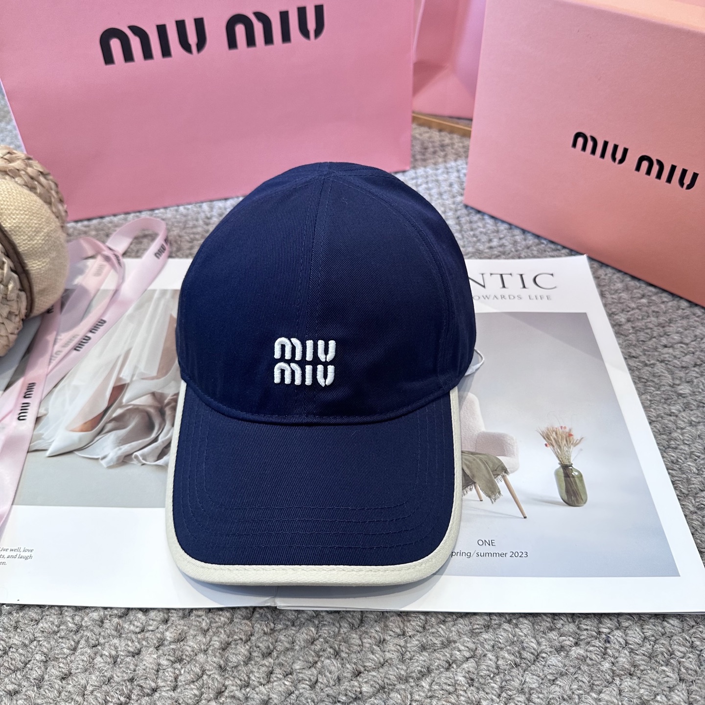   谬谬miumiu 原单 新款棒球帽，正品开模订制，原版做工细致质量超赞！6色