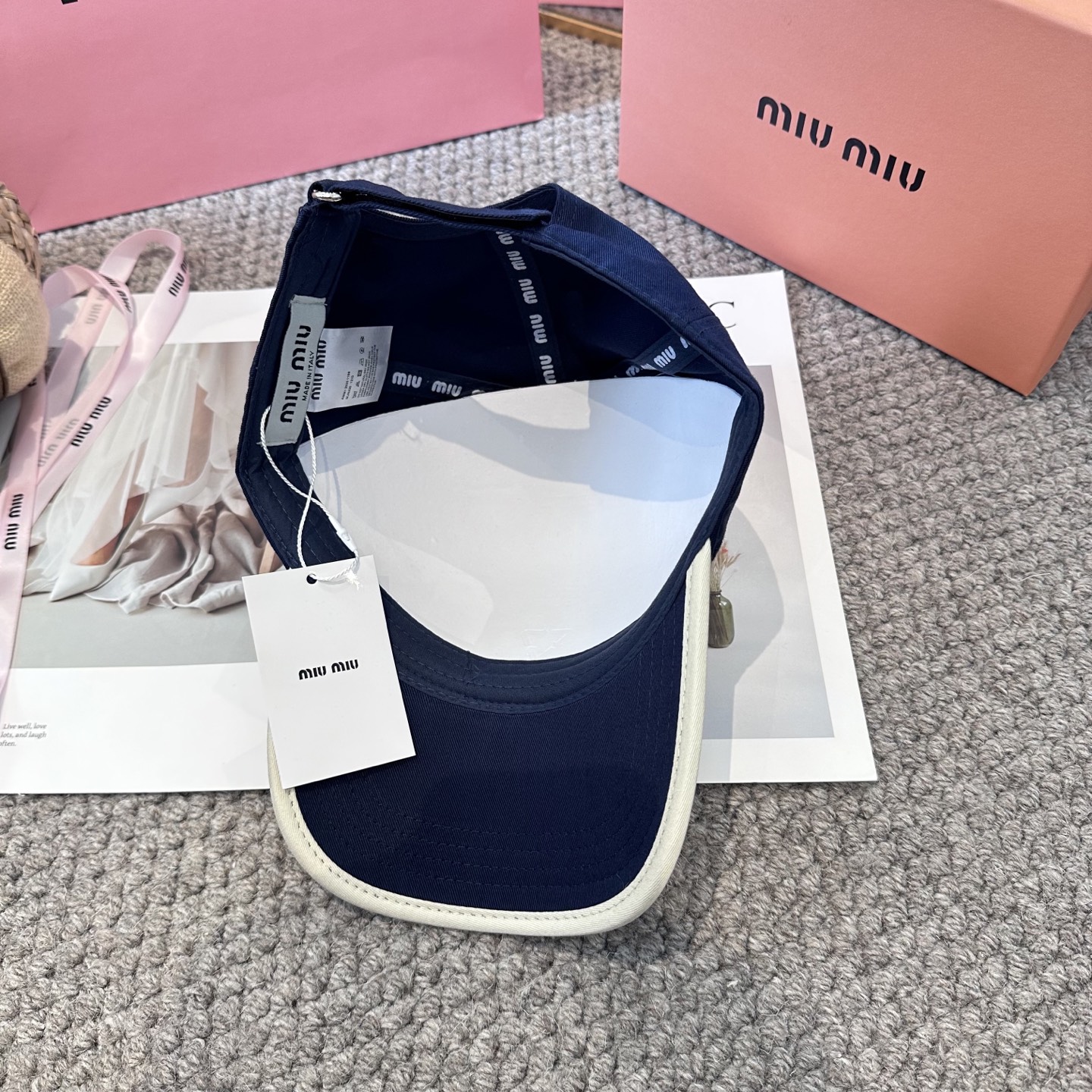   谬谬miumiu 原单 新款棒球帽，正品开模订制，原版做工细致质量超赞！6色