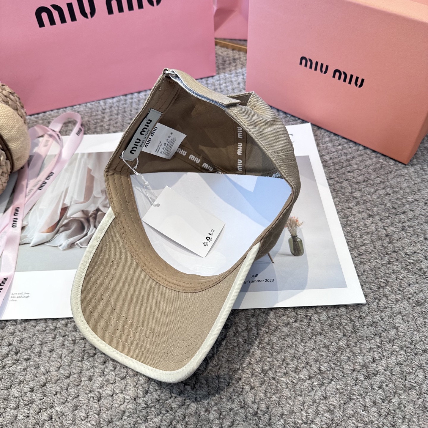   谬谬miumiu 原单 新款棒球帽，正品开模订制，原版做工细致质量超赞！6色