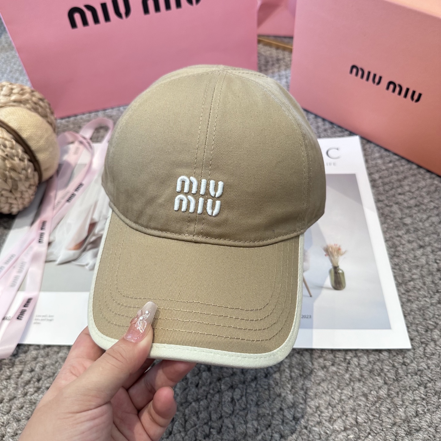  谬谬miumiu 原单 新款棒球帽，正品开模订制，原版做工细致质量超赞！6色