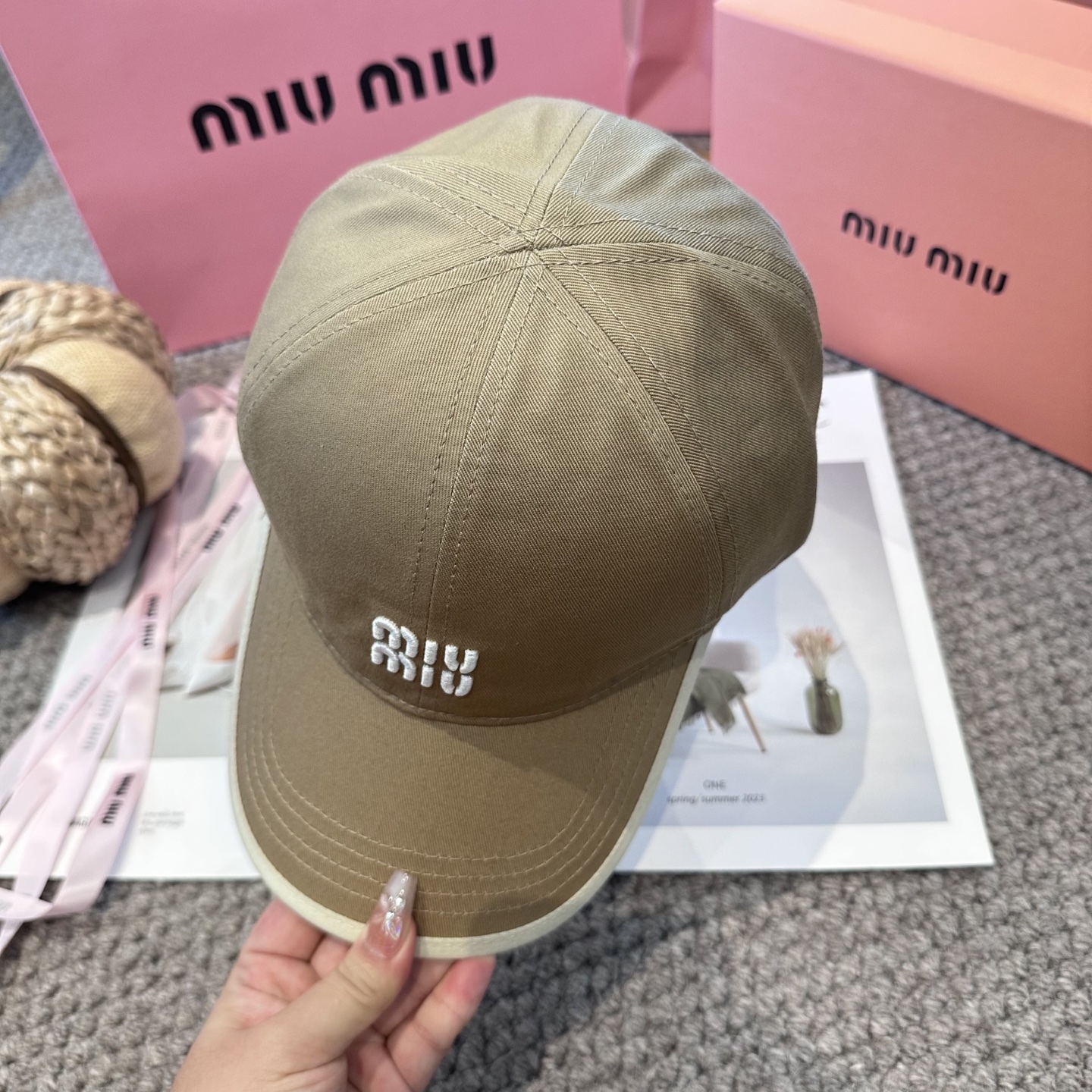   谬谬miumiu 原单 新款棒球帽，正品开模订制，原版做工细致质量超赞！6色