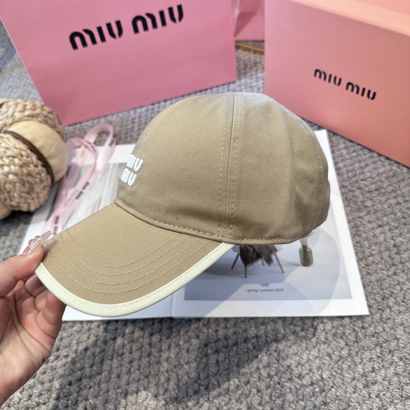   谬谬miumiu 原单 新款棒球帽，正品开模订制，原版做工细致质量超赞！6色