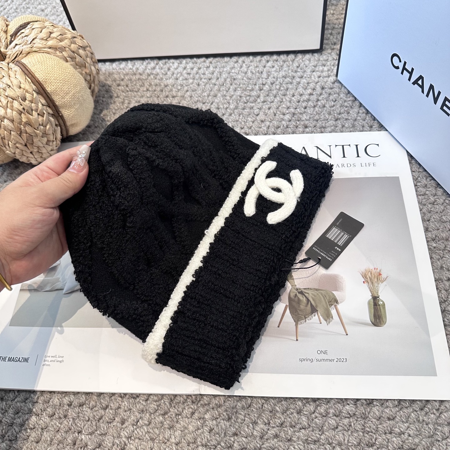  Chanel官网品质香奈儿秋冬网红时尚博主推荐款毛线帽，小红书爆款，手感超柔软舒适的针织线帽，弹性极佳