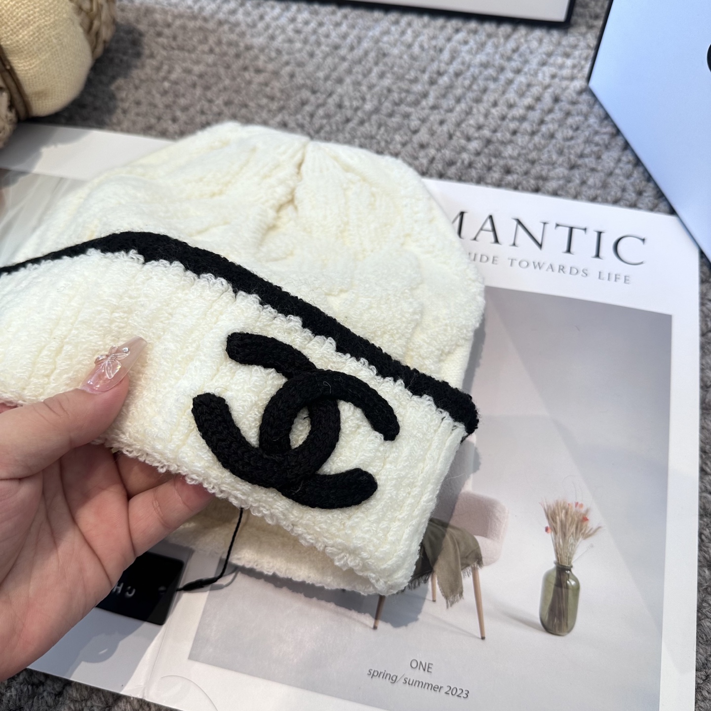  Chanel官网品质香奈儿秋冬网红时尚博主推荐款毛线帽，小红书爆款，手感超柔软舒适的针织线帽，弹性极佳