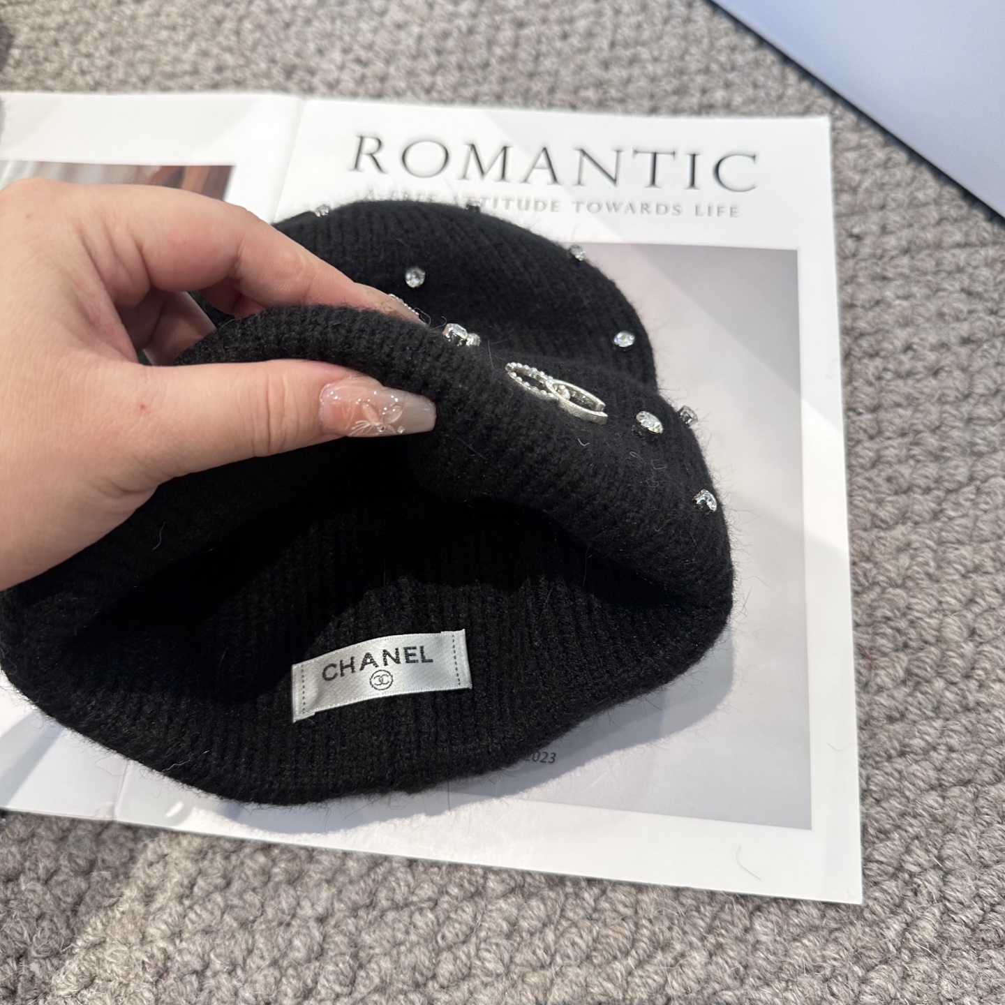  Chanel官网品质香奈儿秋冬网红时尚博主推荐款毛线帽，小红书爆款，手感超柔软舒适的针织线帽，弹性极佳