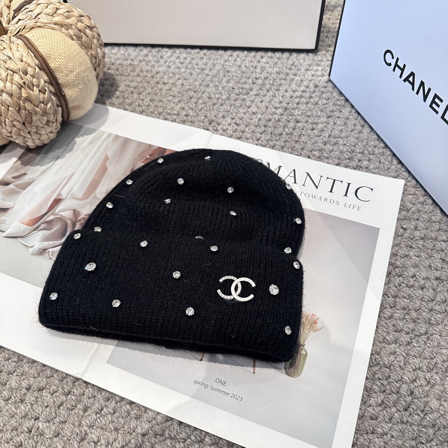  Chanel官网品质香奈儿秋冬网红时尚博主推荐款毛线帽，小红书爆款，手感超柔软舒适的针织线帽，弹性极佳