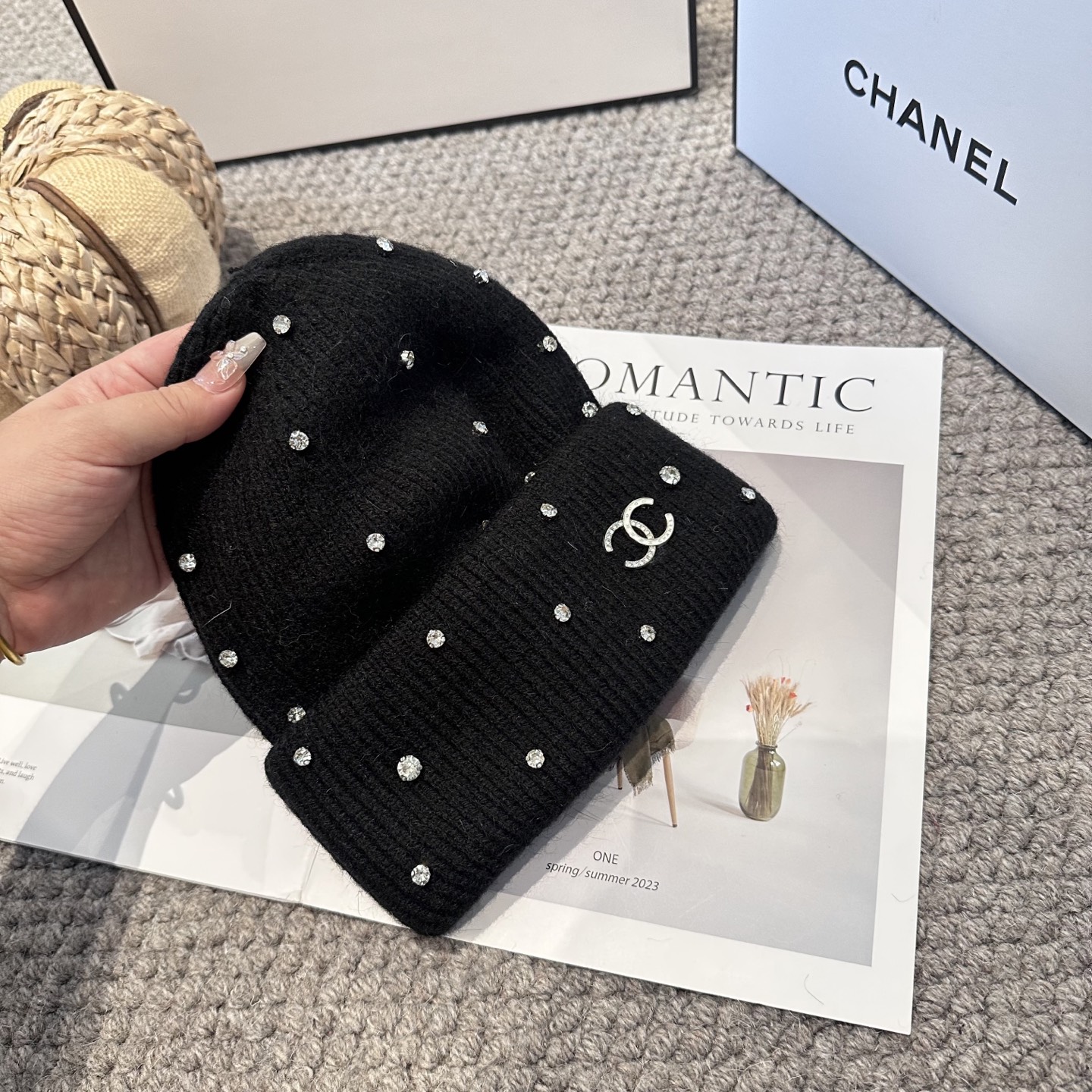  Chanel官网品质香奈儿秋冬网红时尚博主推荐款毛线帽，小红书爆款，手感超柔软舒适的针织线帽，弹性极佳