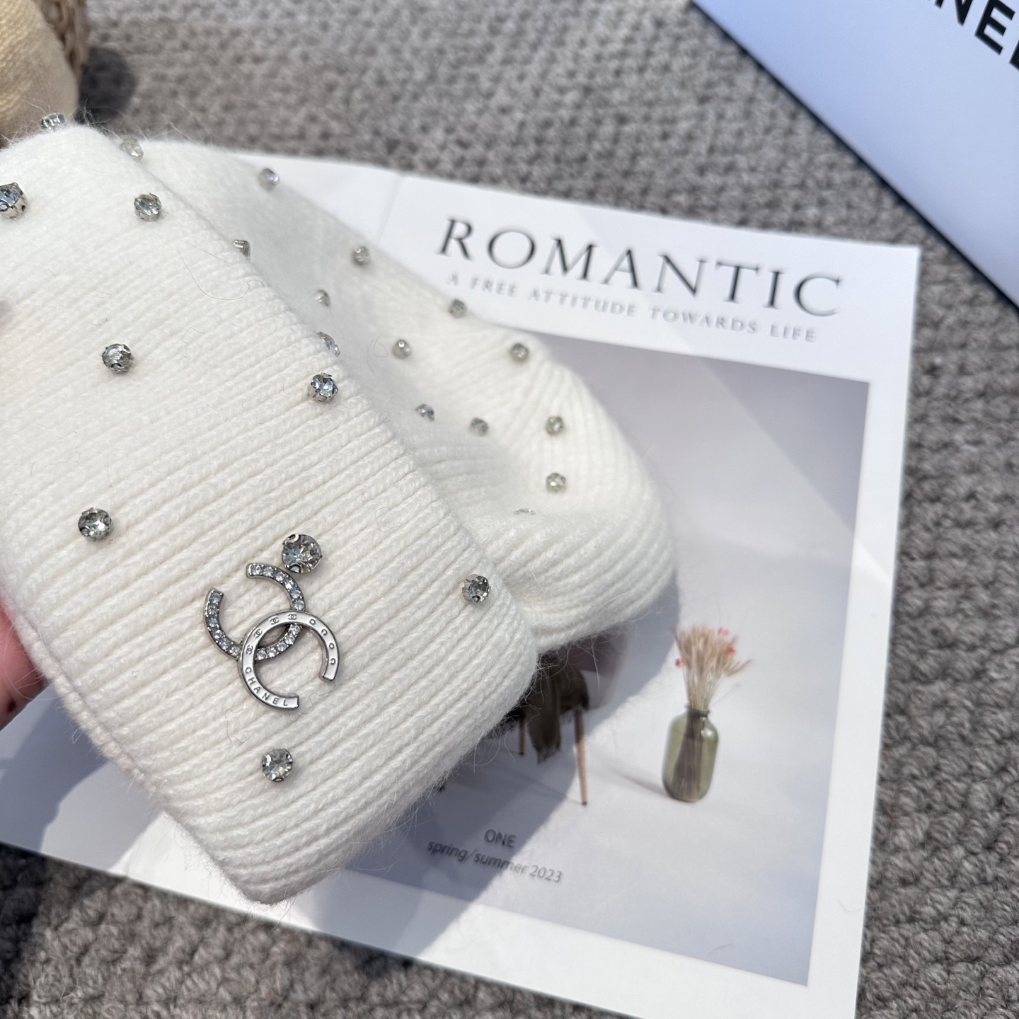  Chanel官网品质香奈儿秋冬网红时尚博主推荐款毛线帽，小红书爆款，手感超柔软舒适的针织线帽，弹性极佳