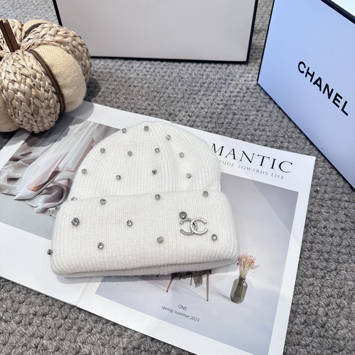  Chanel官网品质香奈儿秋冬网红时尚博主推荐款毛线帽，小红书爆款，手感超柔软舒适的针织线帽，弹性极佳