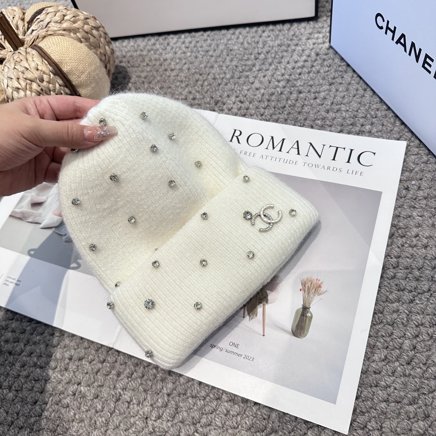  Chanel官网品质香奈儿秋冬网红时尚博主推荐款毛线帽，小红书爆款，手感超柔软舒适的针织线帽，弹性极佳