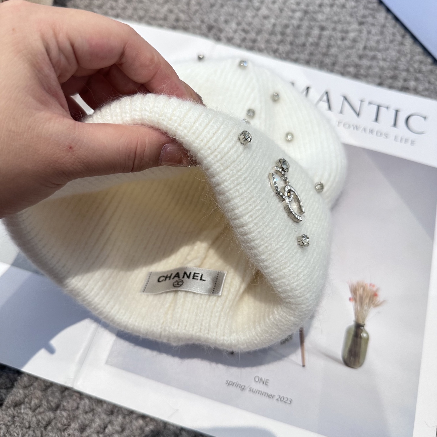  Chanel官网品质香奈儿秋冬网红时尚博主推荐款毛线帽，小红书爆款，手感超柔软舒适的针织线帽，弹性极佳