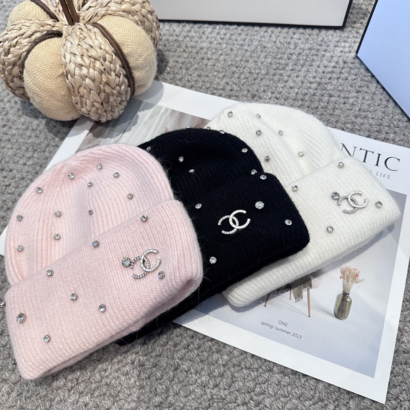  Chanel官网品质香奈儿秋冬网红时尚博主推荐款毛线帽，小红书爆款，手感超柔软舒适的针织线帽，弹性极佳