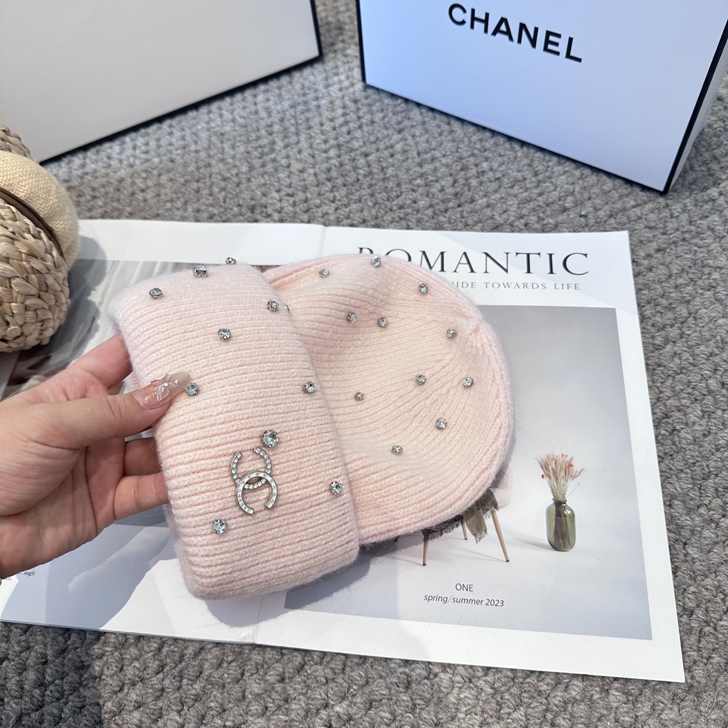  Chanel官网品质香奈儿秋冬网红时尚博主推荐款毛线帽，小红书爆款，手感超柔软舒适的针织线帽，弹性极佳