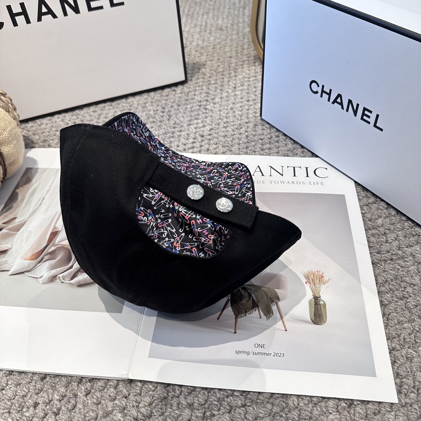 CHANEL香奈儿 新款别针内花 简约刺绣logo棒球帽，新款出货，大牌款超好搭配，赶紧入手！3色