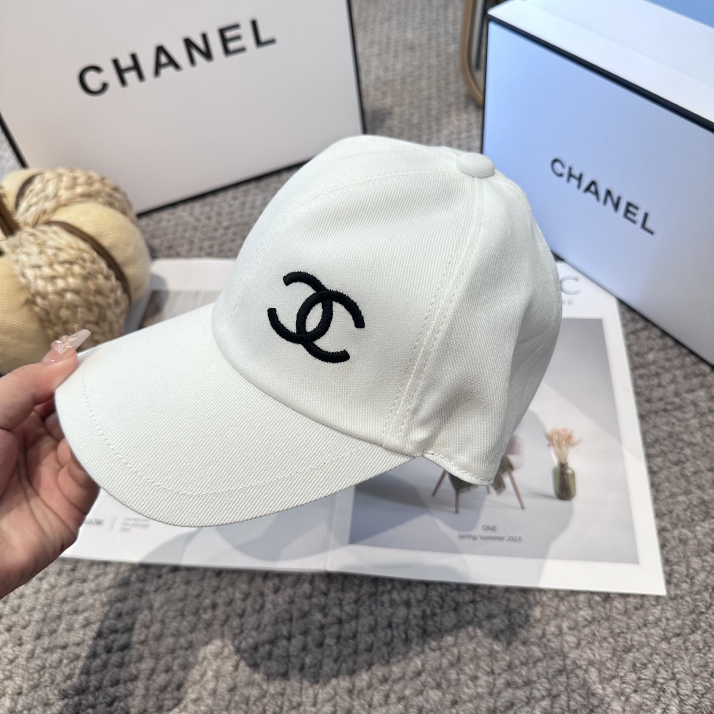 CHANEL香奈儿 新款别针内花 简约刺绣logo棒球帽，新款出货，大牌款超好搭配，赶紧入手！3色
