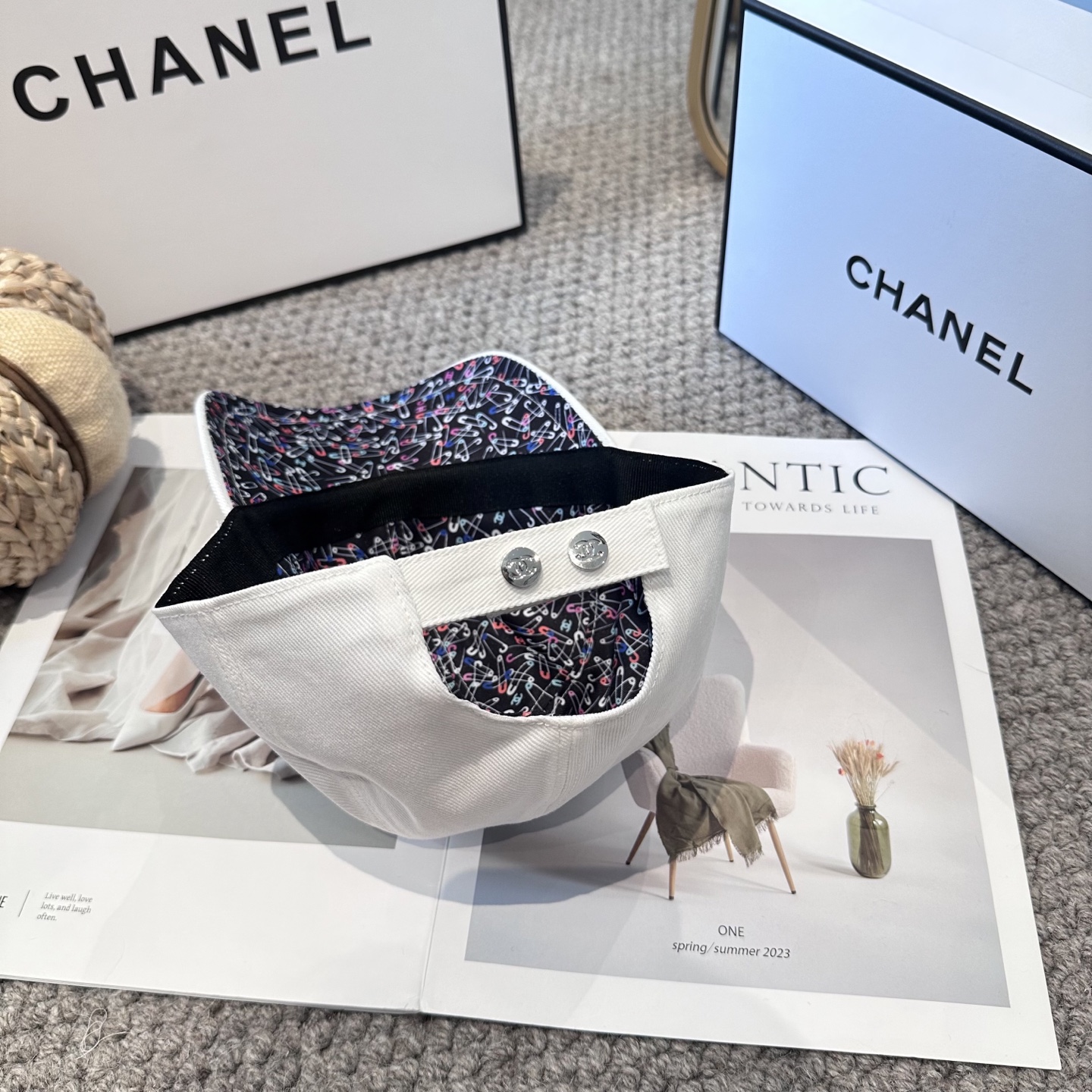 CHANEL香奈儿 新款别针内花 简约刺绣logo棒球帽，新款出货，大牌款超好搭配，赶紧入手！3色