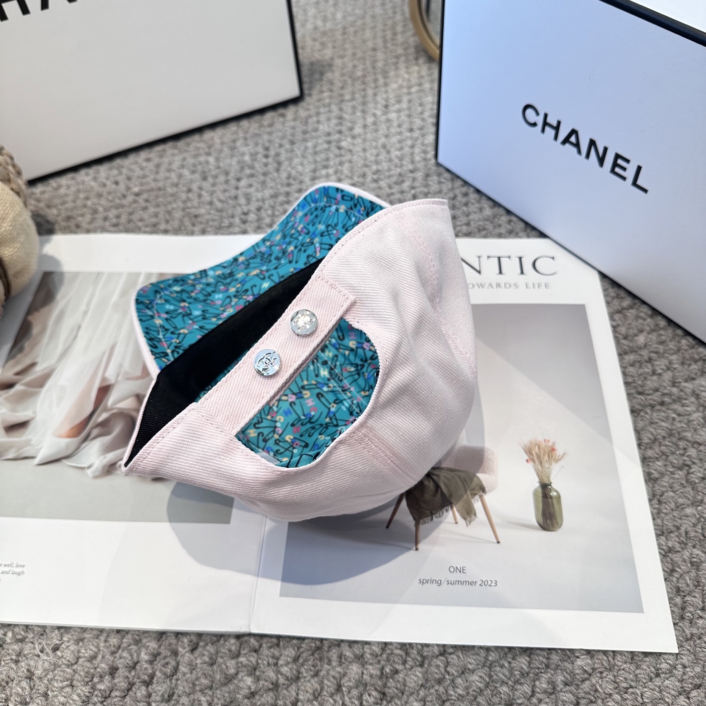 CHANEL香奈儿 新款别针内花 简约刺绣logo棒球帽，新款出货，大牌款超好搭配，赶紧入手！3色