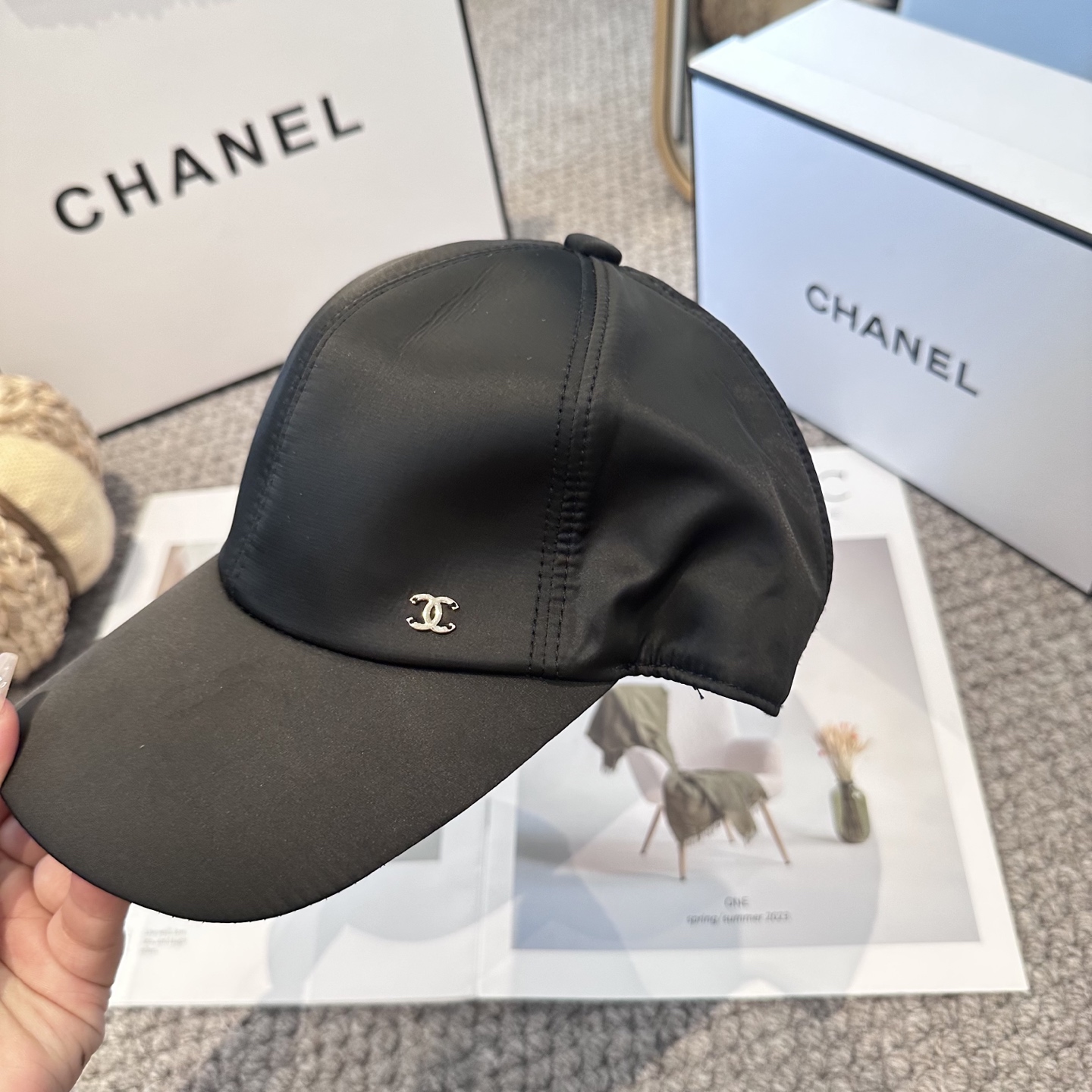 CHANEL香奈儿 新款珍珠尾扣 简约刺绣logo棒球帽，新款出货，大牌款超好搭配，赶紧入手！