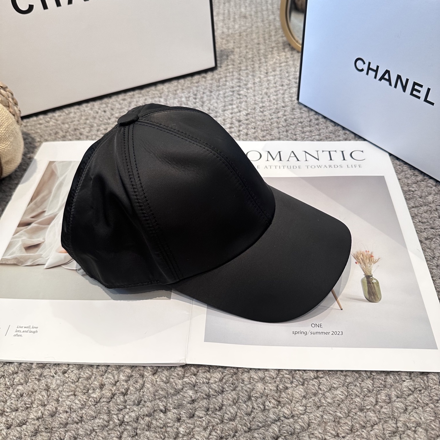 CHANEL香奈儿 新款珍珠尾扣 简约刺绣logo棒球帽，新款出货，大牌款超好搭配，赶紧入手！