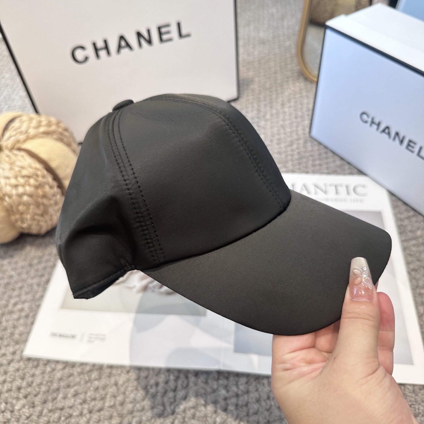CHANEL香奈儿 新款珍珠尾扣 简约刺绣logo棒球帽，新款出货，大牌款超好搭配，赶紧入手！
