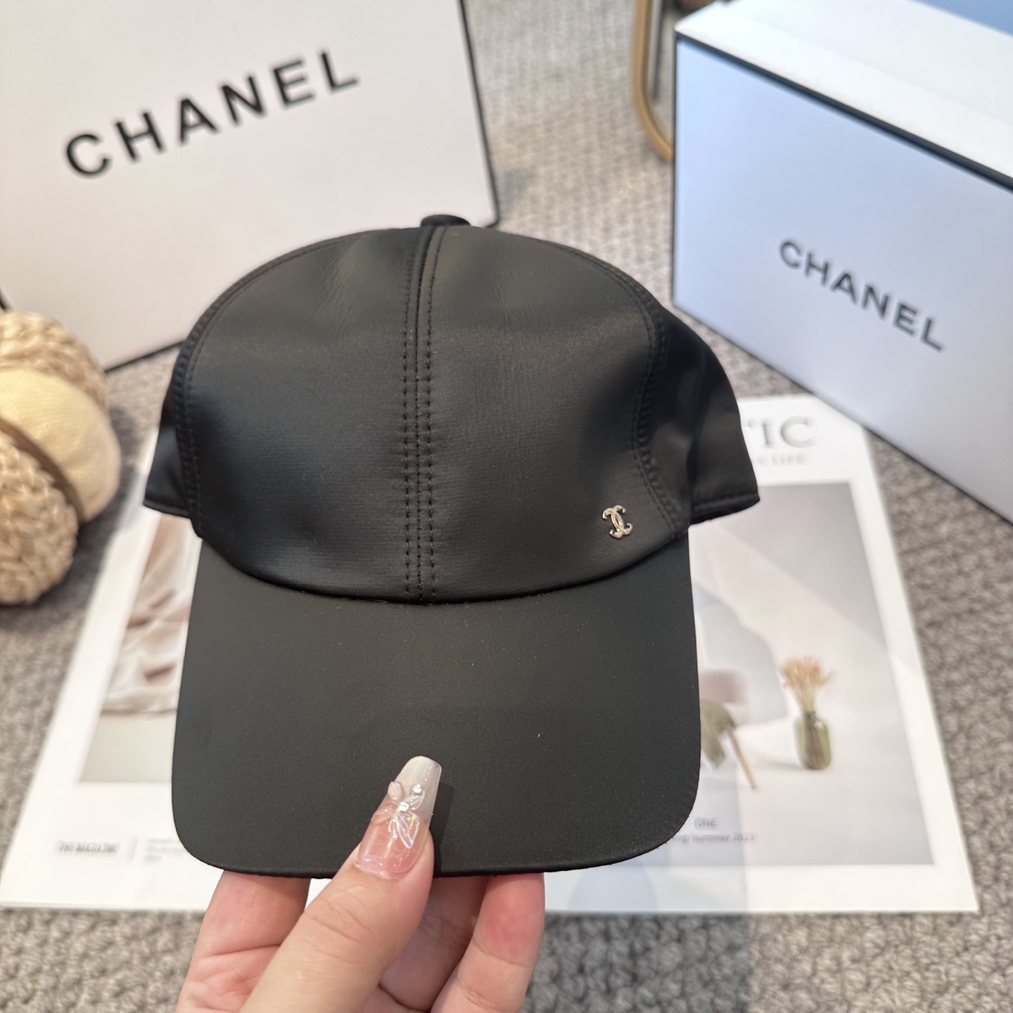 CHANEL香奈儿 新款珍珠尾扣 简约刺绣logo棒球帽，新款出货，大牌款超好搭配，赶紧入手！