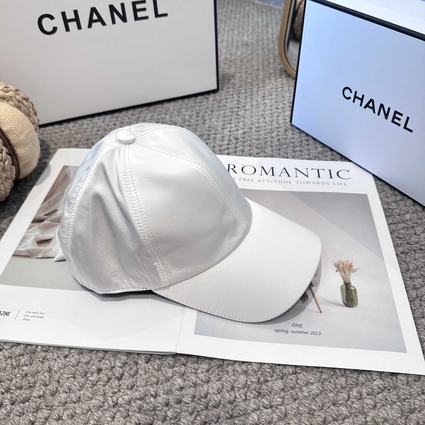CHANEL香奈儿 新款珍珠尾扣 简约刺绣logo棒球帽，新款出货，大牌款超好搭配，赶紧入手！