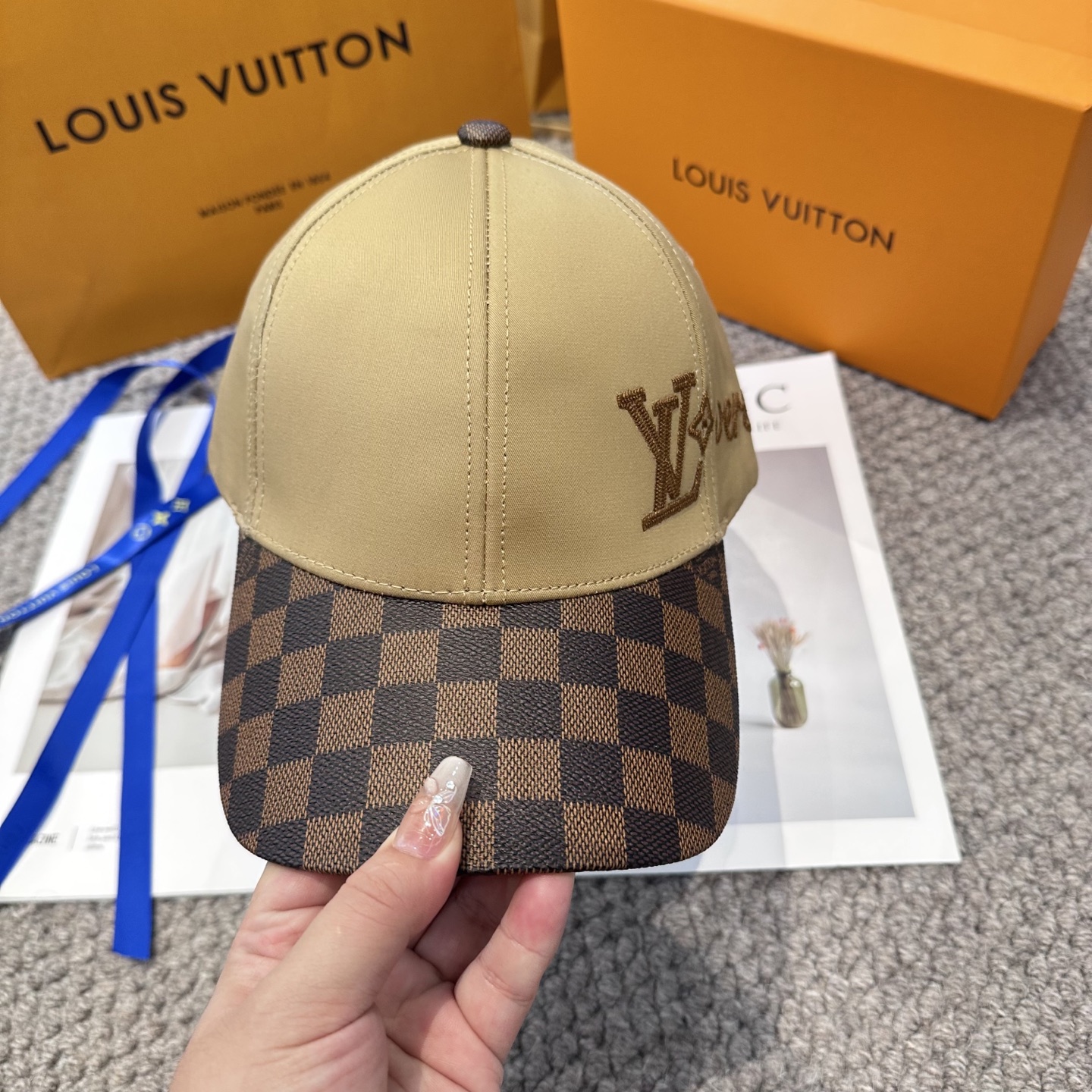 🧢路易威登棒球帽 LouisVuitton😍新款棋盘格棒球帽，重工打造♥️高端大气，百搭款🤗男女通用！