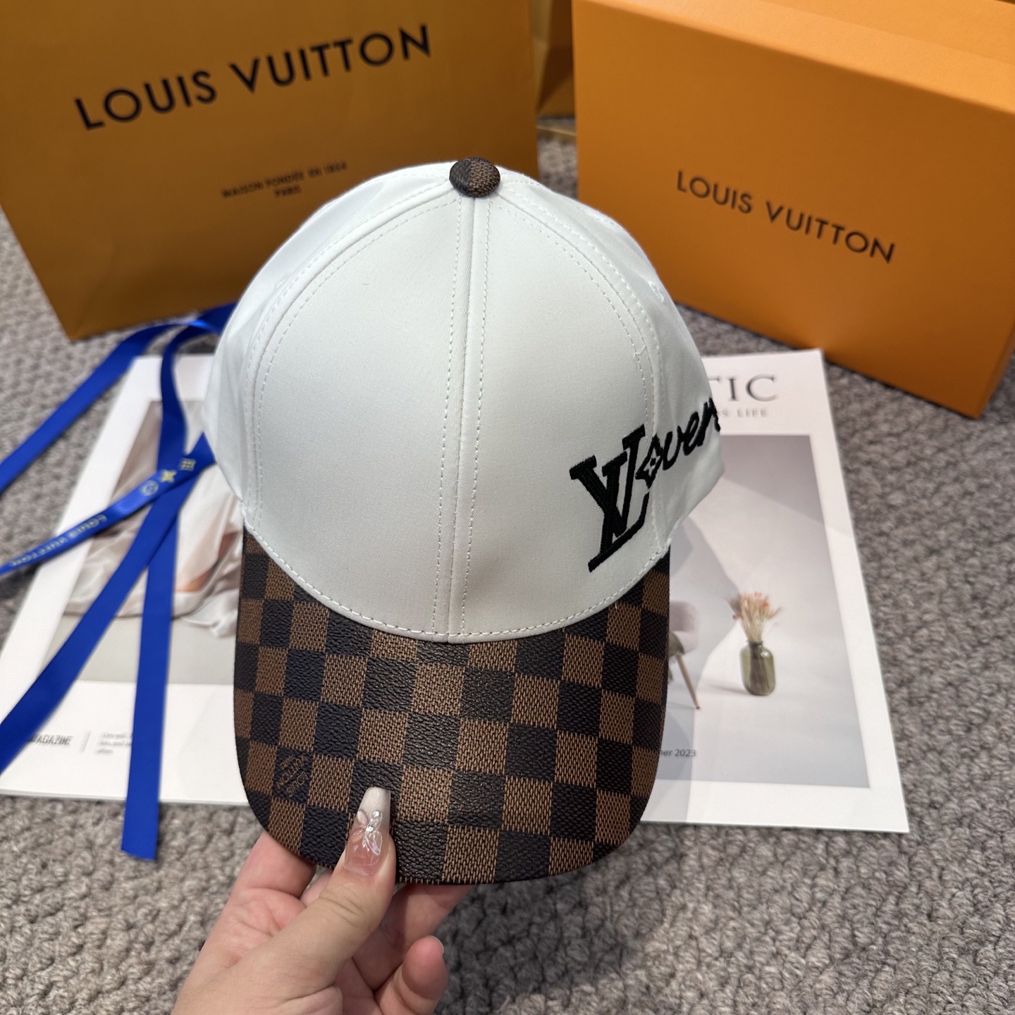 🧢路易威登棒球帽 LouisVuitton😍新款棋盘格棒球帽，重工打造♥️高端大气，百搭款🤗男女通用！