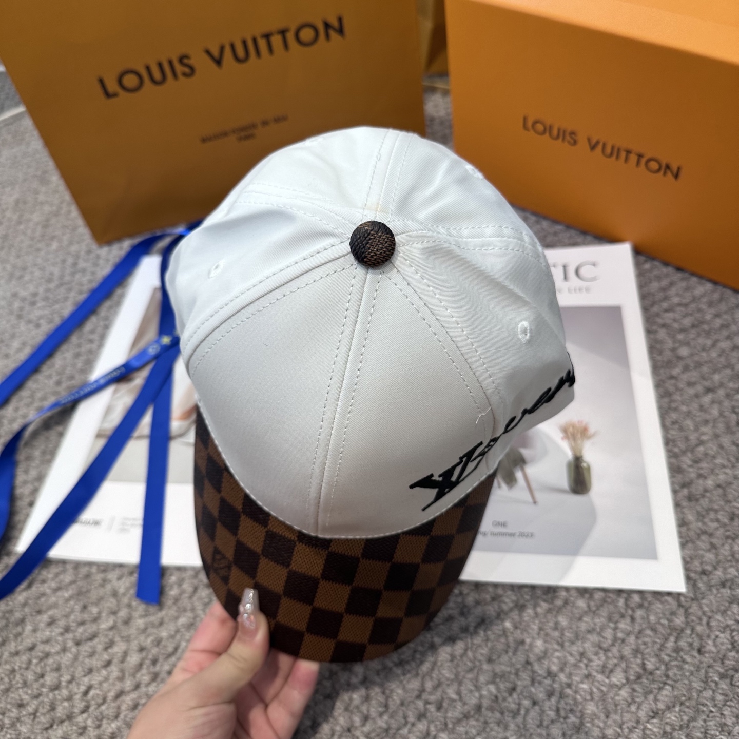 🧢路易威登棒球帽 LouisVuitton😍新款棋盘格棒球帽，重工打造♥️高端大气，百搭款🤗男女通用！
