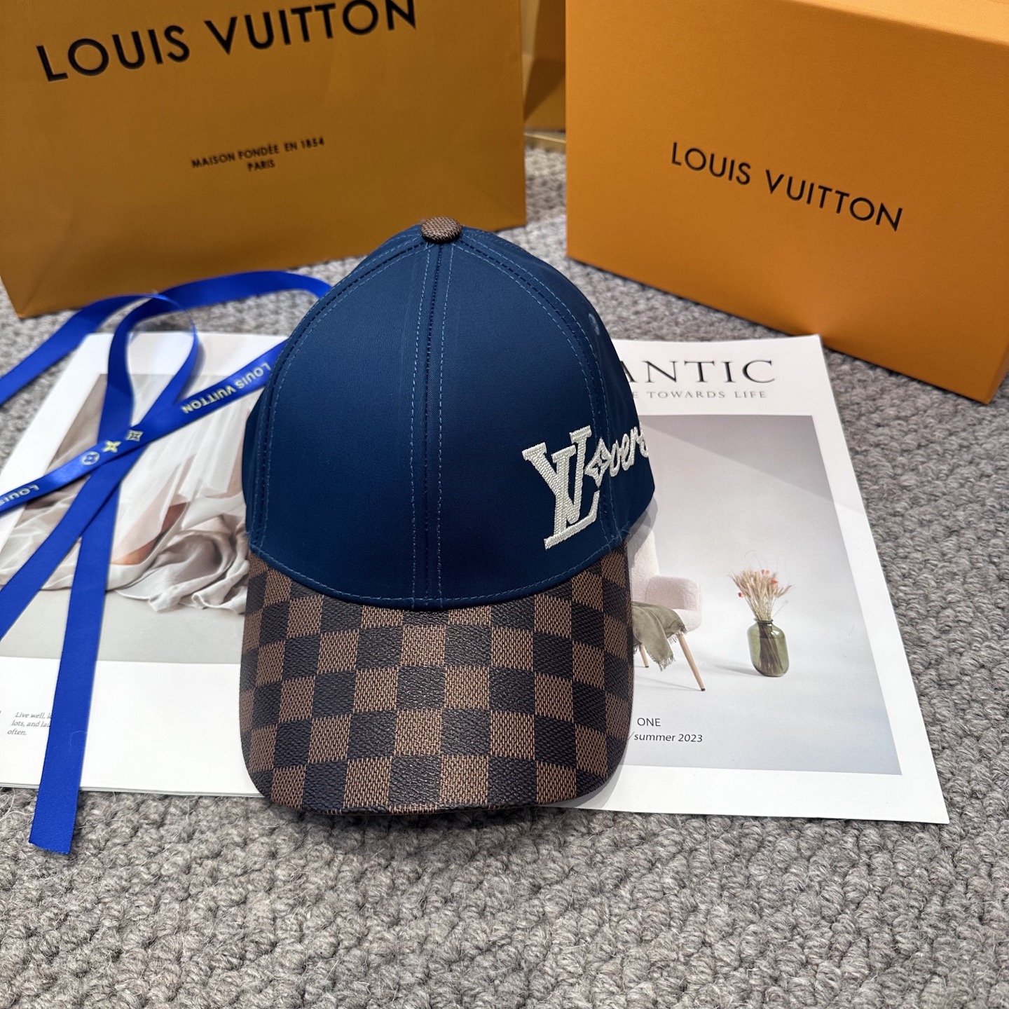 🧢路易威登棒球帽 LouisVuitton😍新款棋盘格棒球帽，重工打造♥️高端大气，百搭款🤗男女通用！