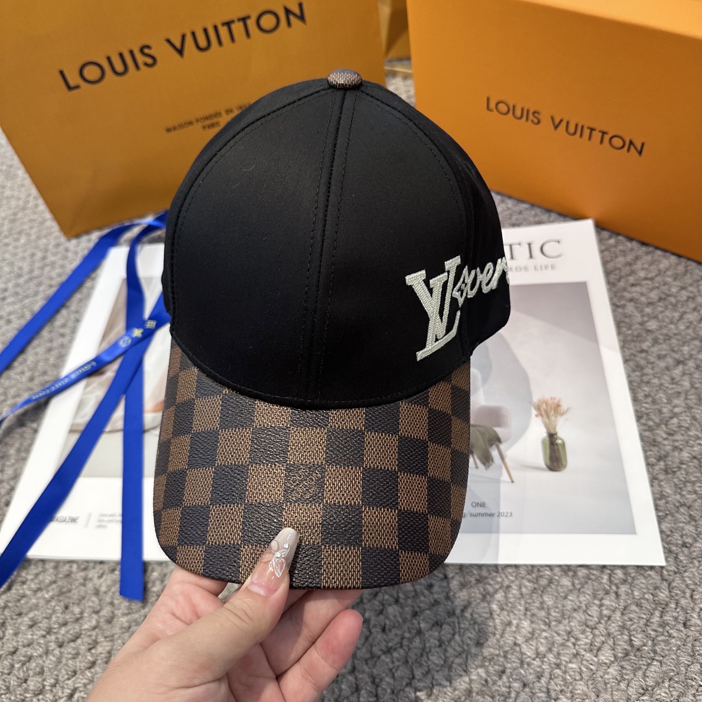 🧢路易威登棒球帽 LouisVuitton😍新款棋盘格棒球帽，重工打造♥️高端大气，百搭款🤗男女通用！