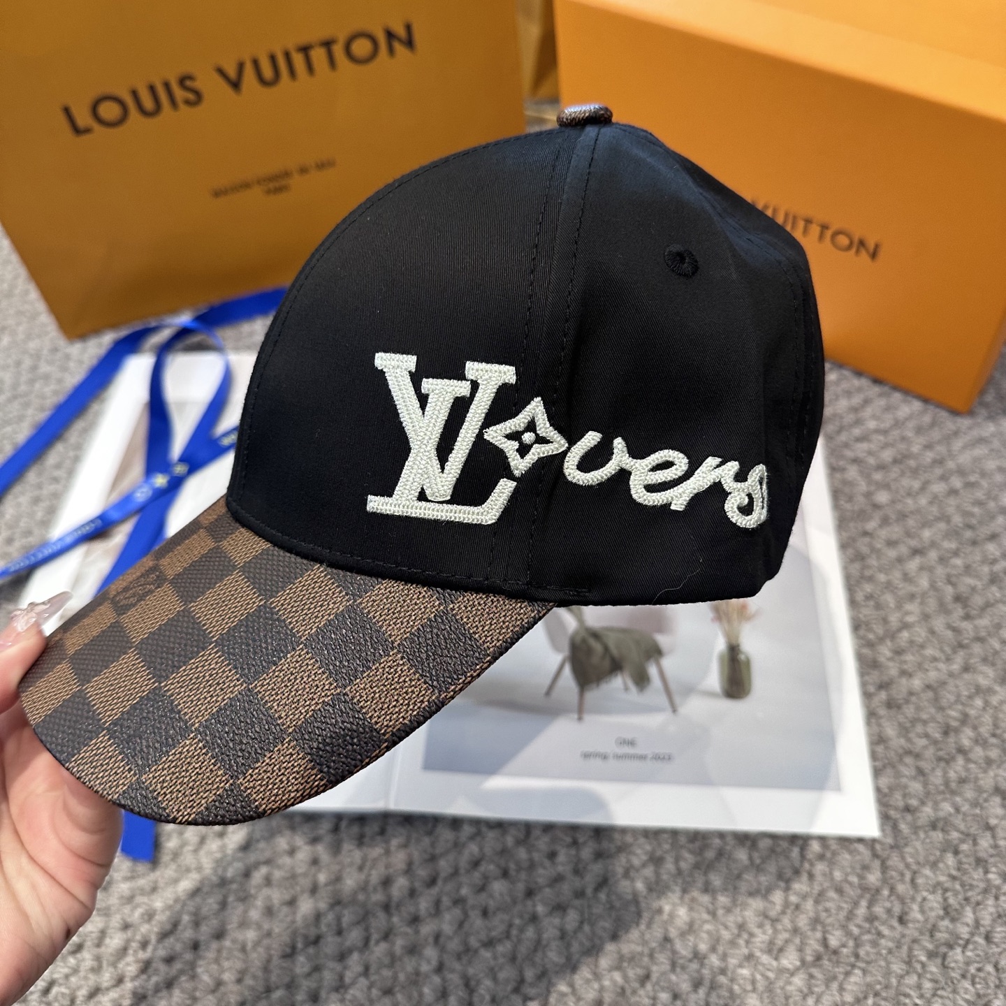 🧢路易威登棒球帽 LouisVuitton😍新款棋盘格棒球帽，重工打造♥️高端大气，百搭款🤗男女通用！