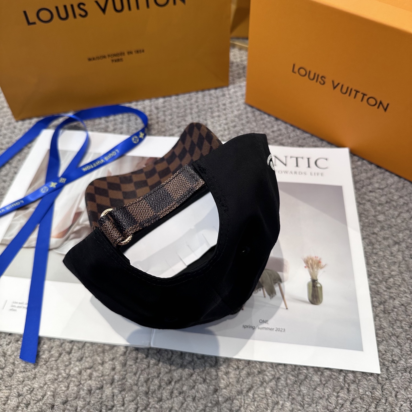 🧢路易威登棒球帽 LouisVuitton😍新款棋盘格棒球帽，重工打造♥️高端大气，百搭款🤗男女通用！
