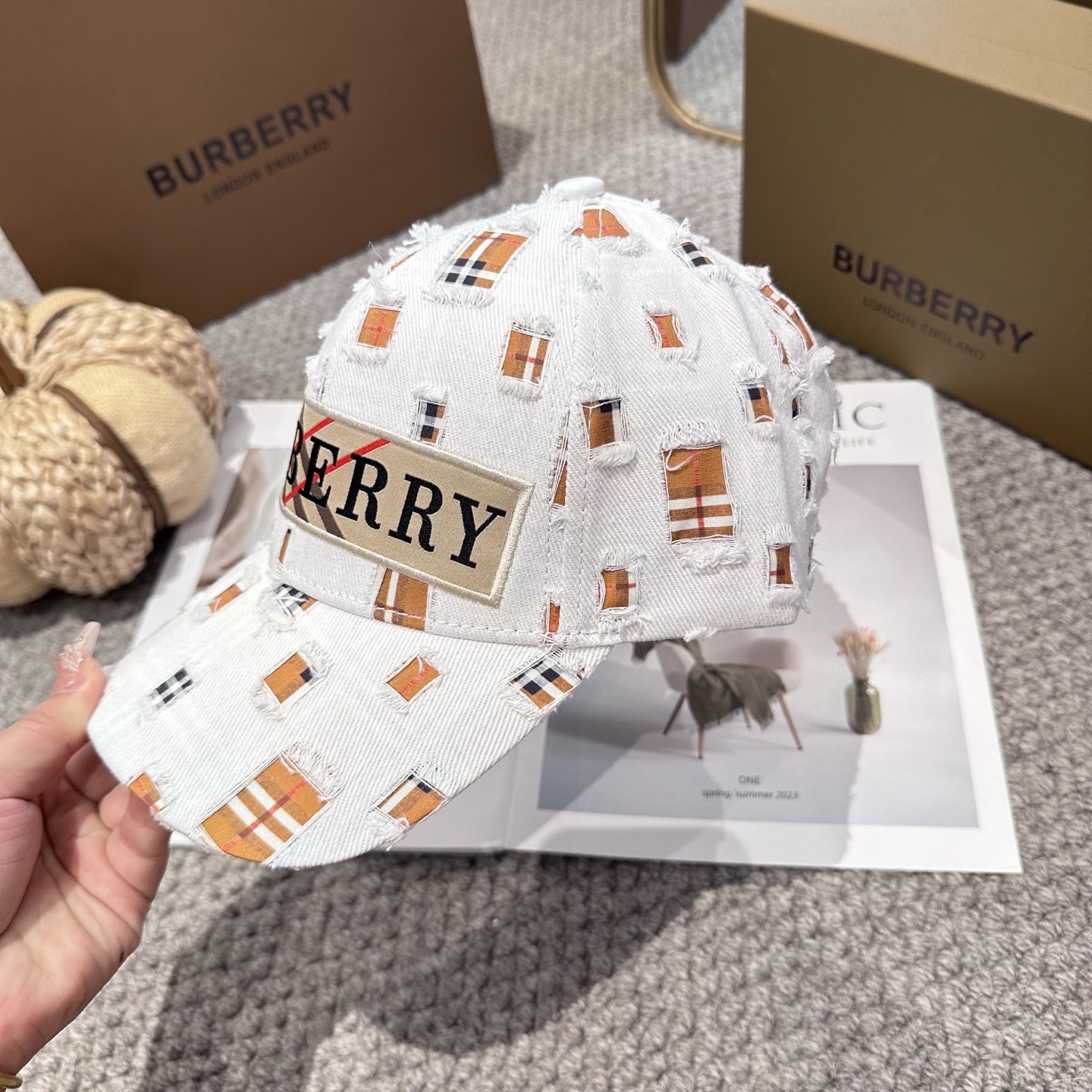  巴宝莉BURBERRY官网同步上线 韩版新款英伦风定制款11原单品质 男女通用棒球帽 美邦工艺 高版品