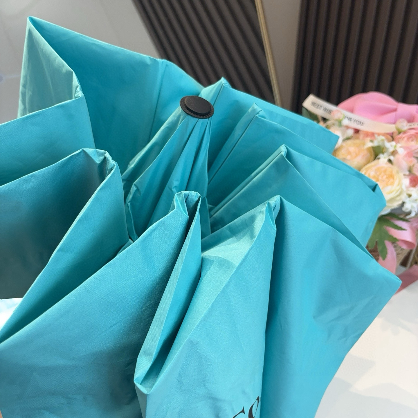  Tiffany蒂芙尼 三折自动折叠晴雨伞 火爆来袭 夏日里的小清新 高效阻隔紫外线涂层 有伞随行 晴雨