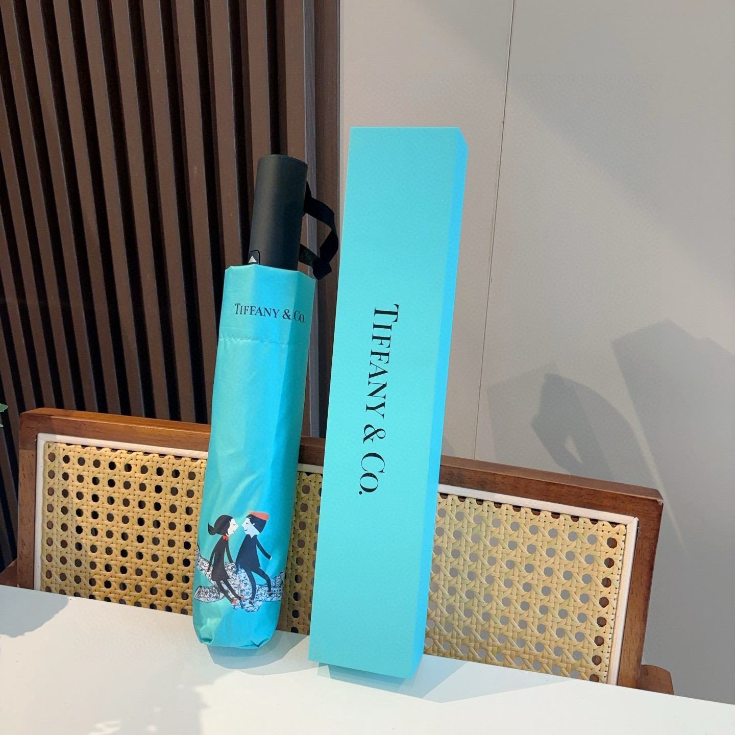  Tiffany蒂芙尼 三折自动折叠晴雨伞 火爆来袭 夏日里的小清新 高效阻隔紫外线涂层 有伞随行 晴雨