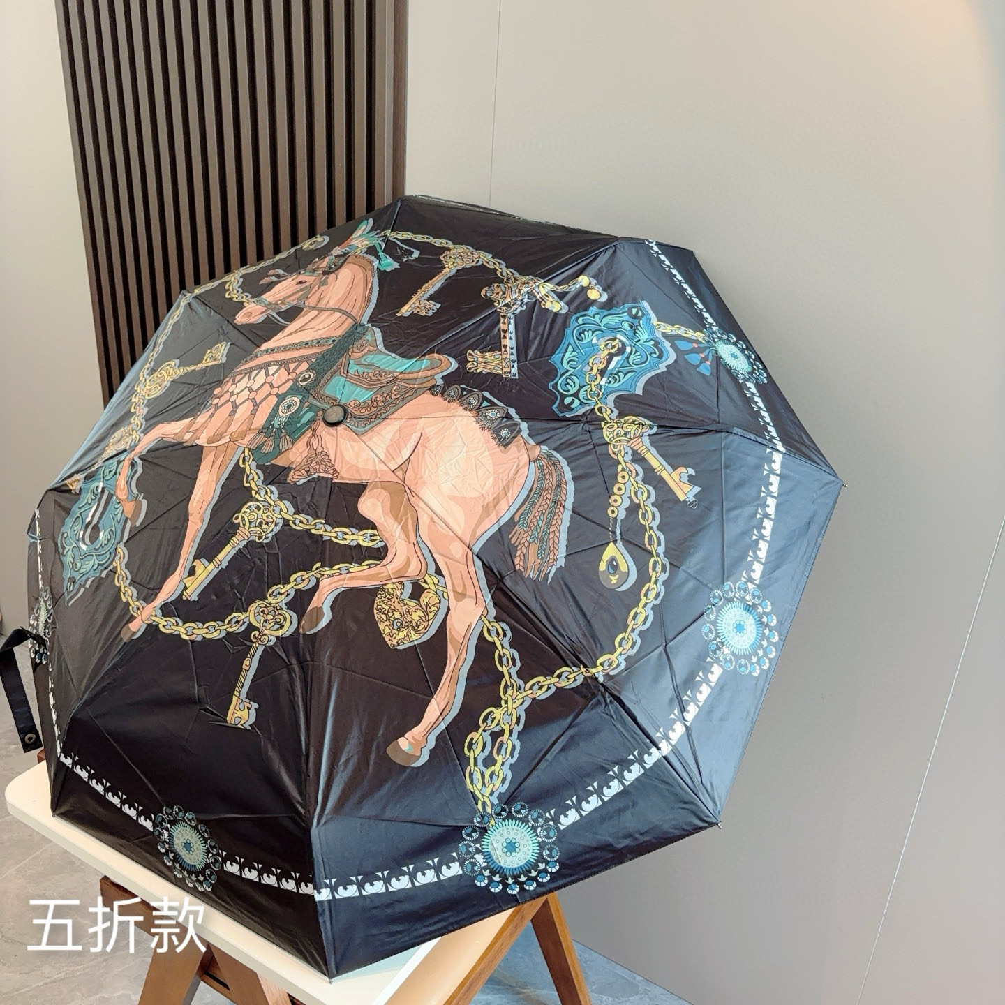 HERMÈS (爱马仕)新款 五折伞 热卖款 时尚指数爆表 不论晴天雨天使用都相得益彰 拥有它感受风从身