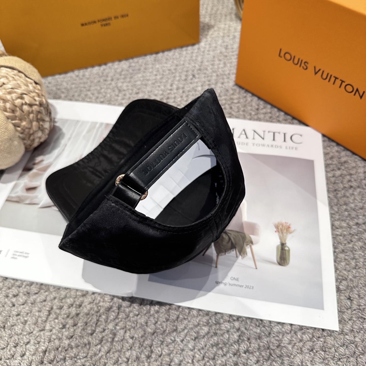 🧢路易威登棒球帽 LouisVuitton😍新款LV棒球帽，重工打造♥️高端大气，百搭款🤗男女通用！