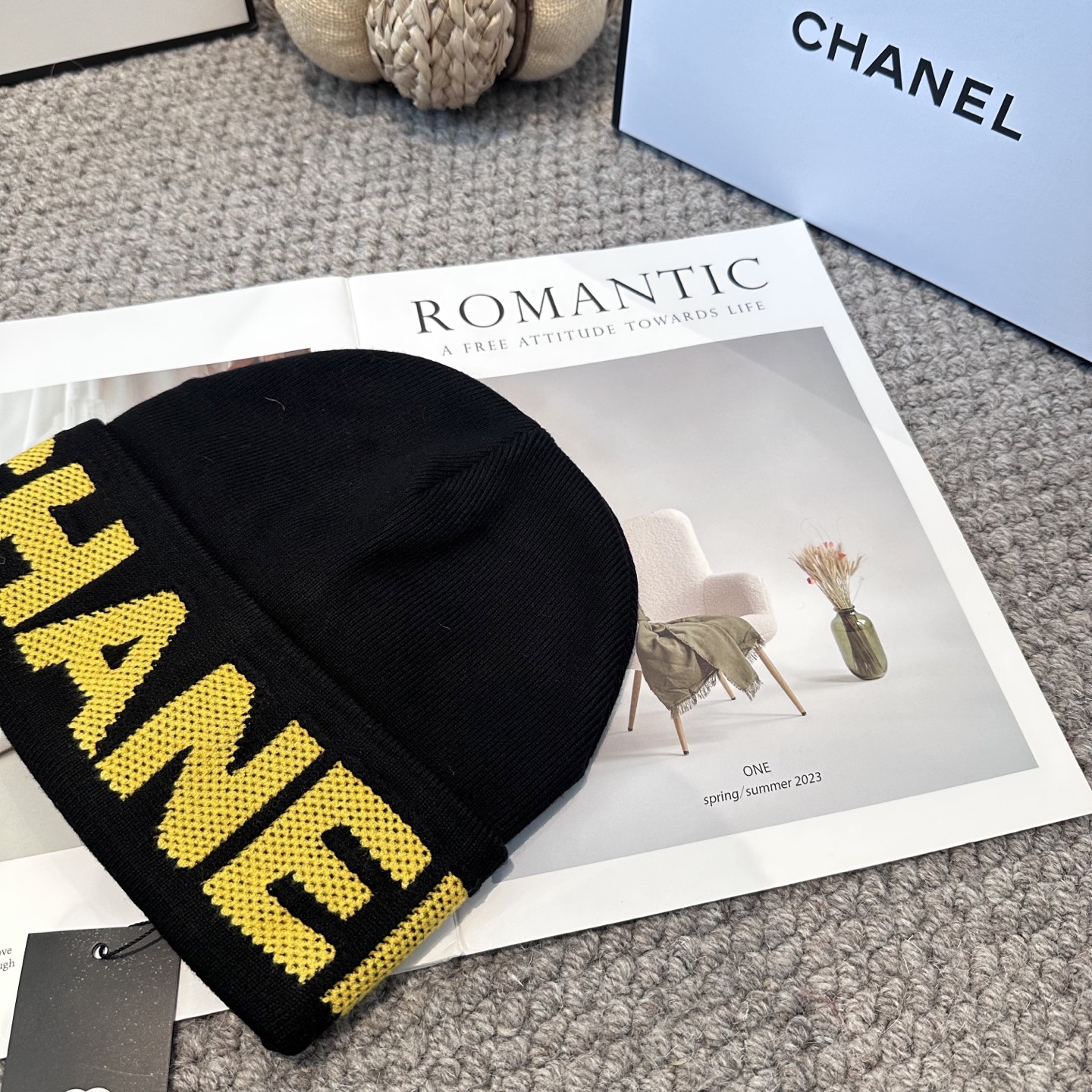  Chanel官网品质香奈儿秋冬网红时尚博主推荐款毛线帽，小红书爆款，手感超柔软舒适的针织线帽，弹性极佳