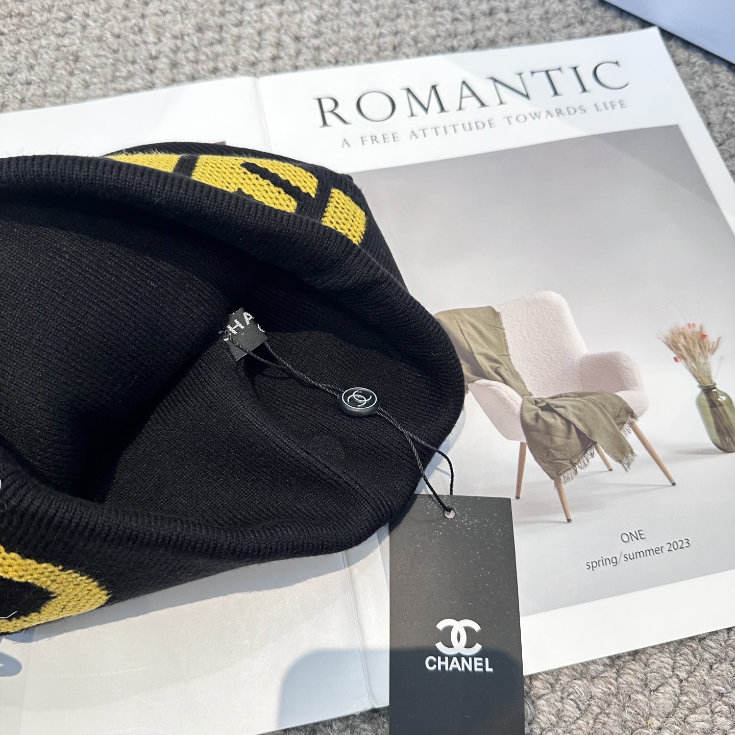  Chanel官网品质香奈儿秋冬网红时尚博主推荐款毛线帽，小红书爆款，手感超柔软舒适的针织线帽，弹性极佳