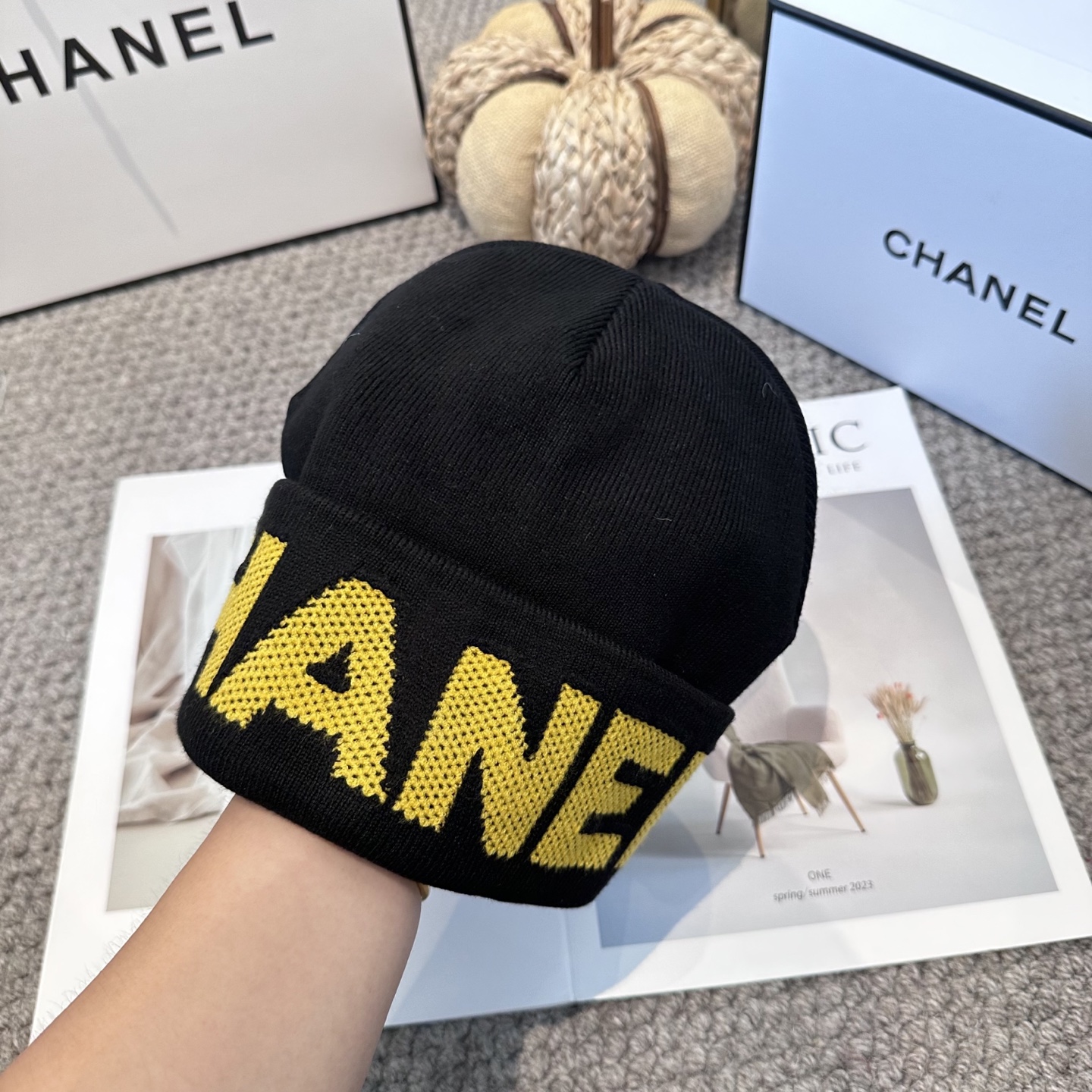  Chanel官网品质香奈儿秋冬网红时尚博主推荐款毛线帽，小红书爆款，手感超柔软舒适的针织线帽，弹性极佳